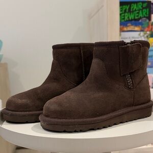 UGG Kids Boots in Chocolate Brown